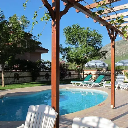 Villa Anemon 2 *